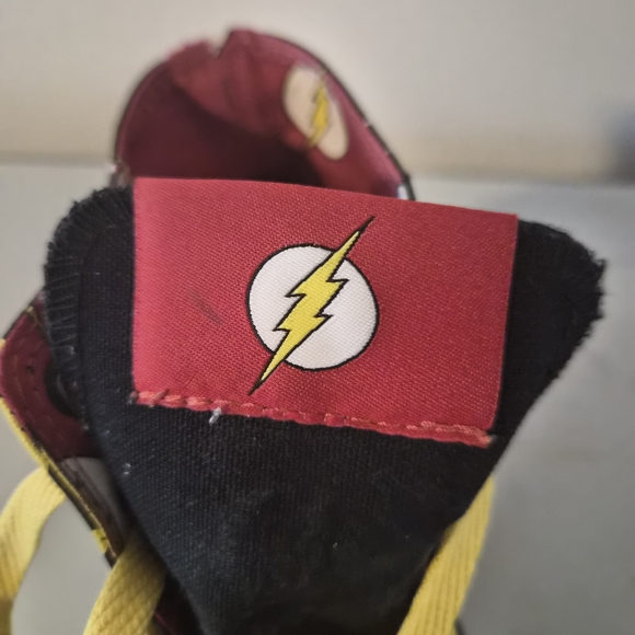 Converse The Flash High-Top Sneakers - Yellow and Red - Picture 9 of 9